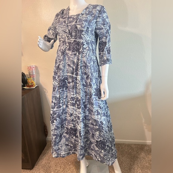 Vivían Liu Loose-Fitting Floral Patterned
Wide-Leg Dress - Picture 2 of 9